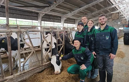 Студенты Константиновского сельскохозяйственного техникума у нас на практике